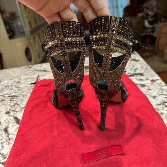 VALENTINO GARAVANI GLAM MASK TRIBE BLACK SUEDE CRYSTAL HEEL SANDALS SIZE 36 (7) - Picture 5 of 17
